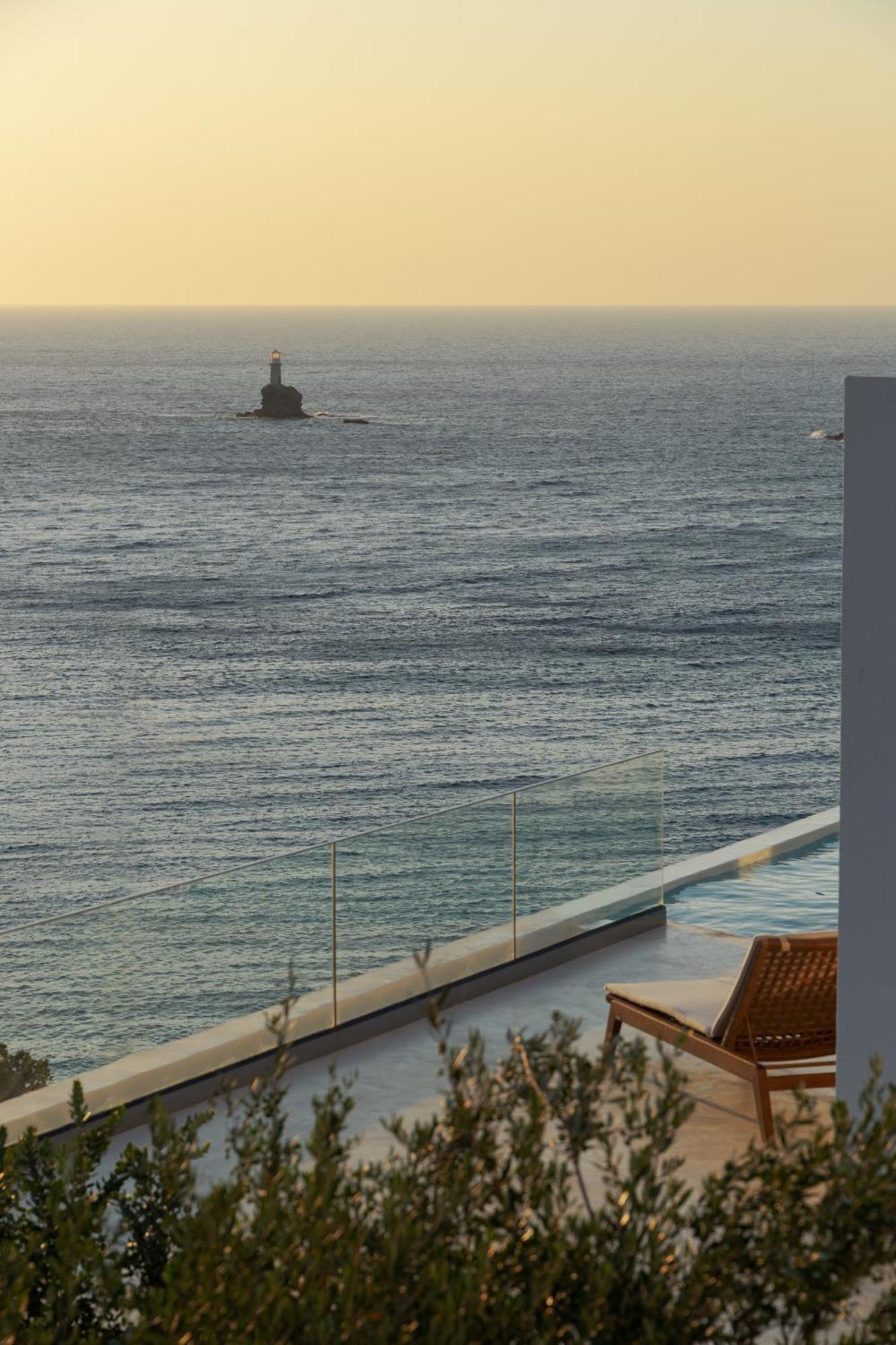 Golden Vista, Beachfront Suites By Explore Andros Eksteriør billede